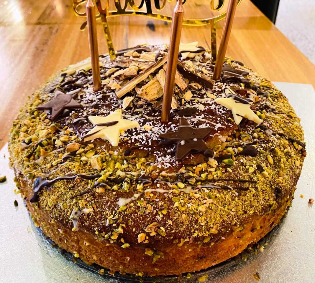 Ρεβανί σαν Τούρτα Γενεθλίων