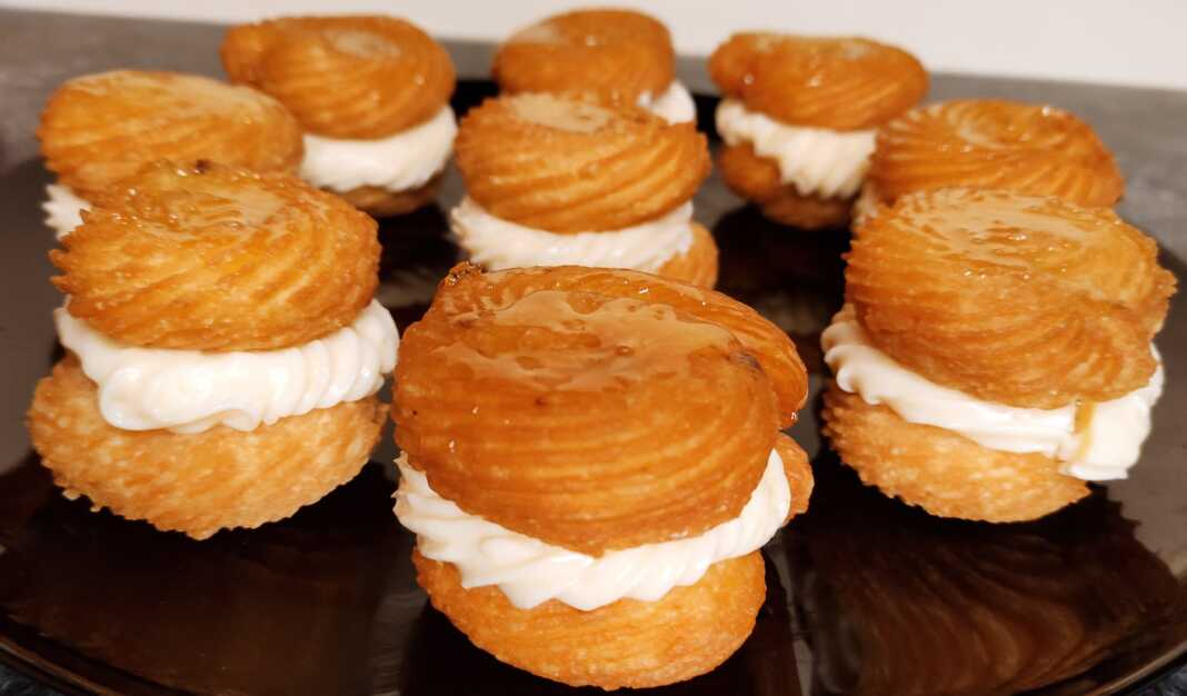 Τουλούμπες με κρέμα