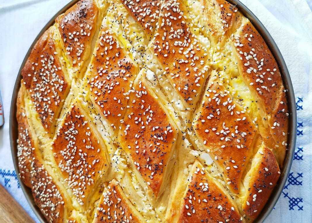 Τυρόπιτα που μυρίζει φρέσκο βούτυρο