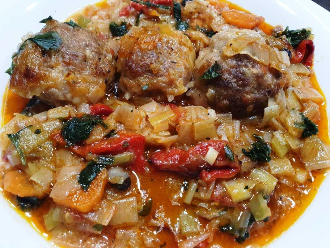 Κεφτέδες με πράσα στο φούρνο