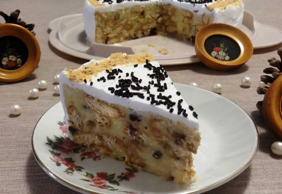 Μπισκοτογλυκό με κρέμα και σαντιγί