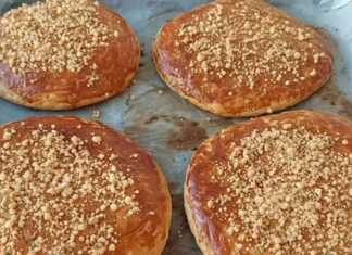 Πίτες Γεμιστές με καρύδι