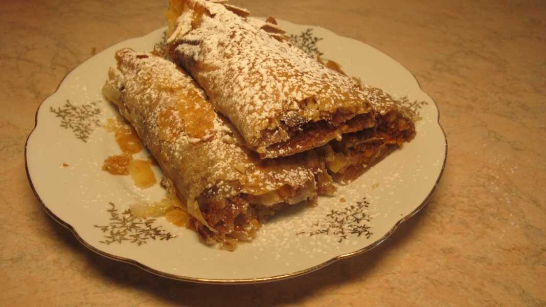 glikiaKolokitopitaRolo1 Ρολάκια Γλυκιάς κολοκυθόπιτας