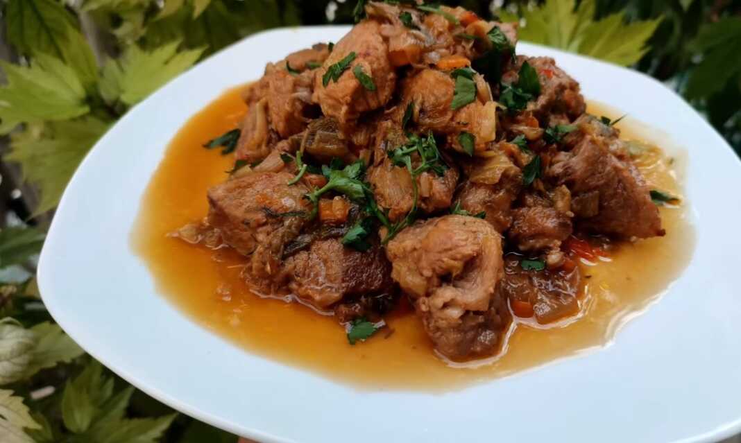 Χοιρινή τηγανιά με πράσο