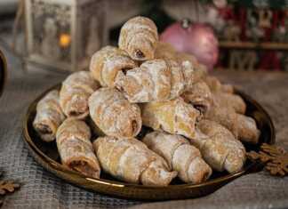 Κρουασανακια με μαρμελάδα καρύδι