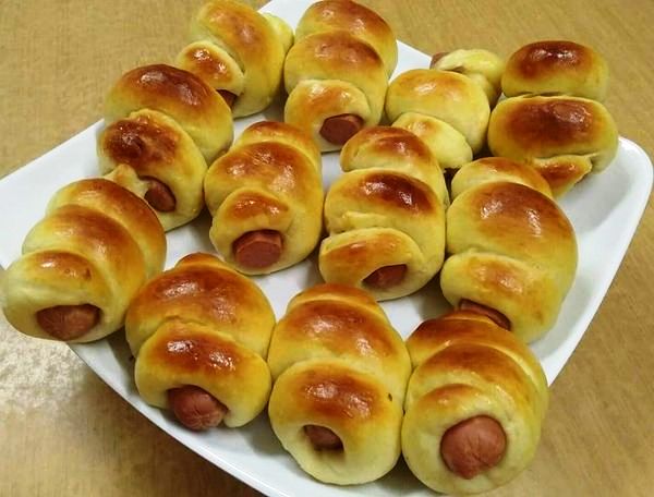 loukanikopitakia Λουκανικοπιτάκια