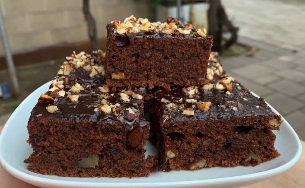 Κέικ με μαρμελάδα και σοκολάτα