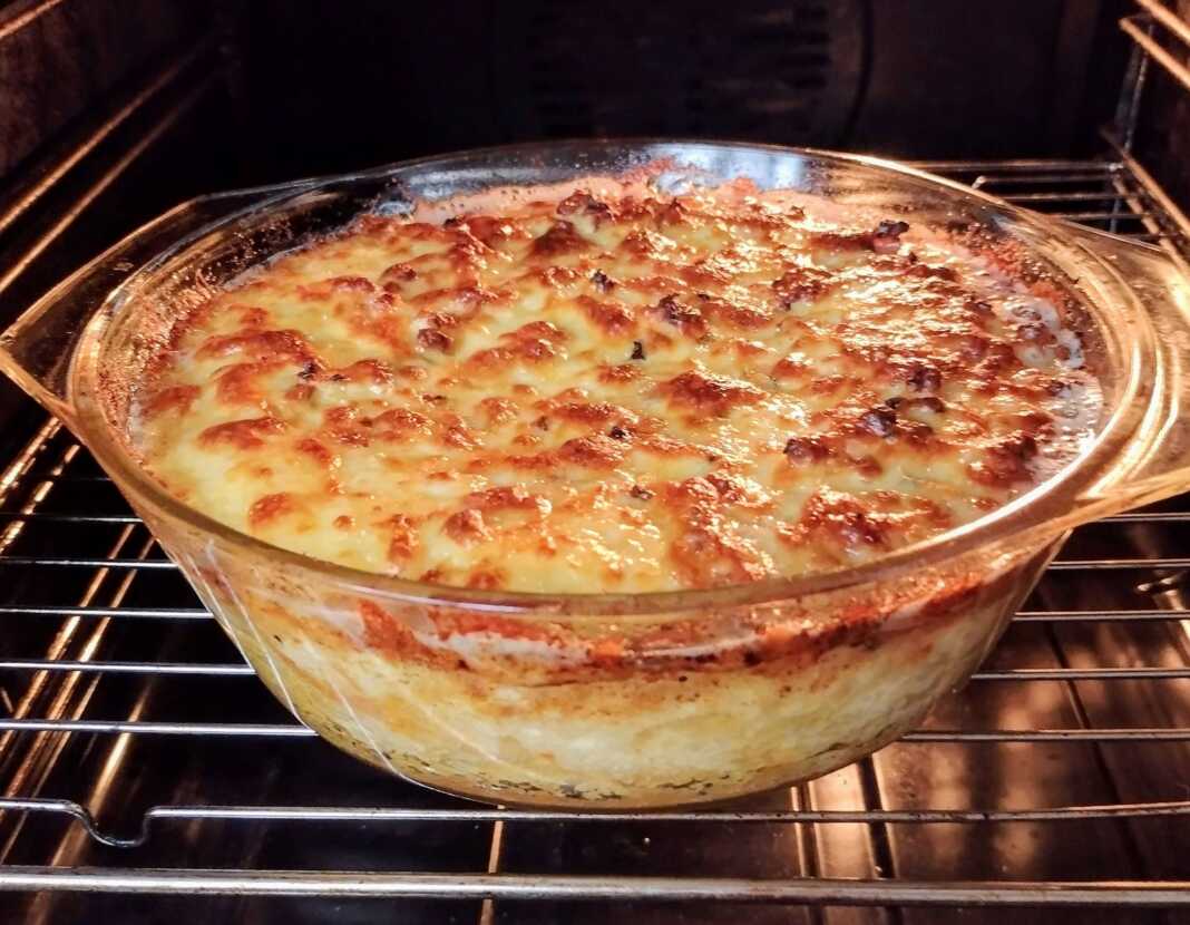 Πατάτες στο φούρνο με τυριά