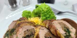 Ρολό χοιρινό φιλέτο με σάλτσα κρασιού