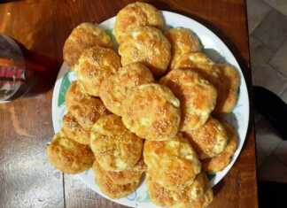 Τα πιο απλά Τυροπιτάκια με γιαούρτι