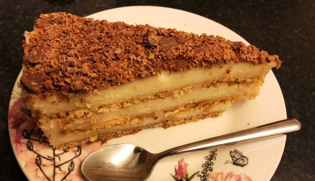 KeikMpikoton1 Κέικ Μπισκότων με κρέμα