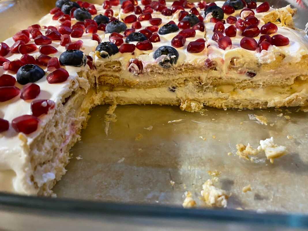 Mpiskotoglikomerodi Μπισκοτογλυκό με ρόδι