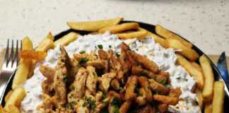 Ανάμεικτη Τηγανιά σε σάλτσα γιαουρτιού