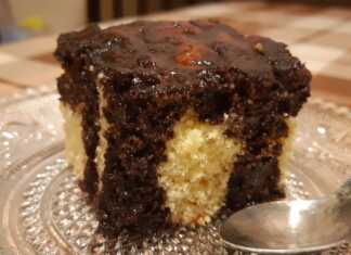 Κέικ με Καρύδια και σιρόπι κακάο