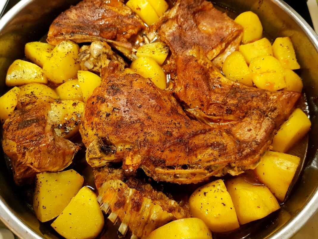 Κατσικάκι με πατάτες