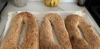 Μαλακές κουλούρες με σουσάμι