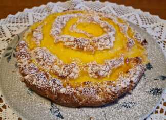 Κέικ μήλου με κρέμα