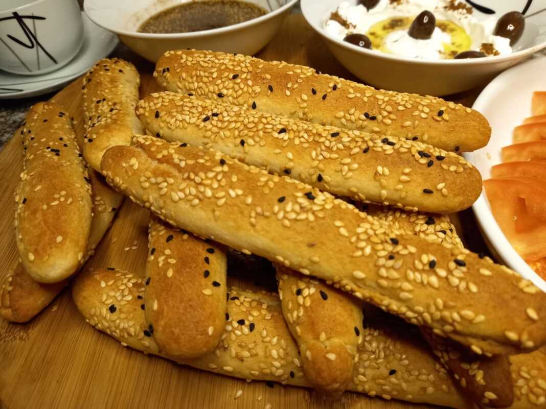 kritsiniaPsomiou Αφράτα Κριτσίνια ψωμιού