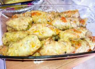 Λαχανοντολμάδες με σάλτσα ντομάτας