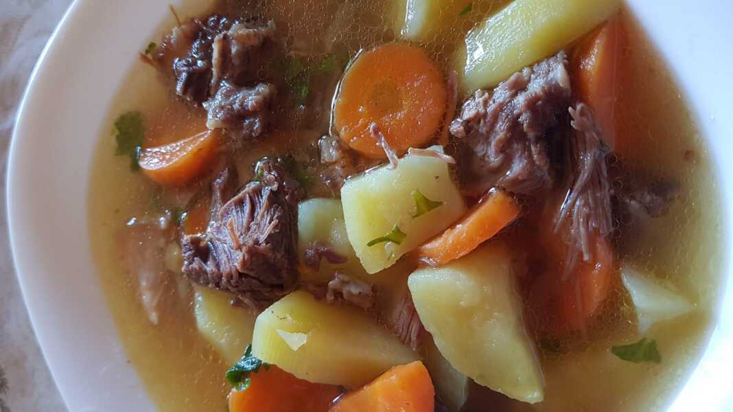 Σούπα Βραστό Μοσχαράκια