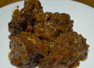 Μοσχαρίσια μάγουλα με κρασί στην κατσαρόλα