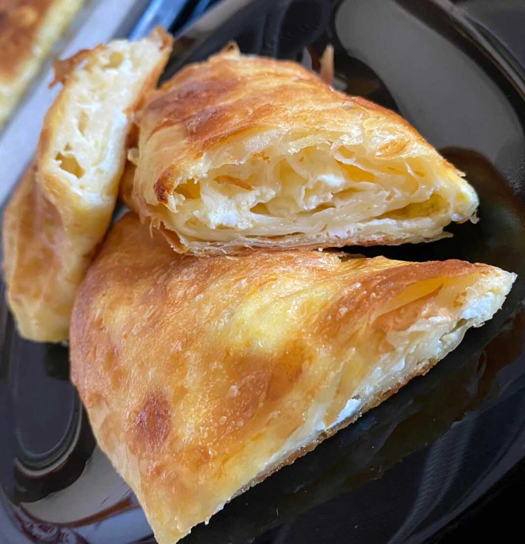 Μπουρέκια με μαγιά