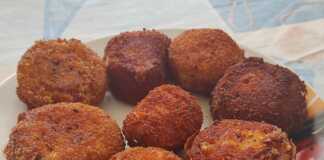 τηγανητά κρεμμύδια γεμιστά με τυρί