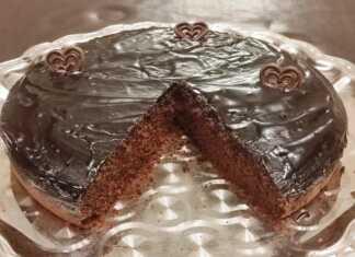 Σιμιγδαλένιο κέικ σοκολάτας