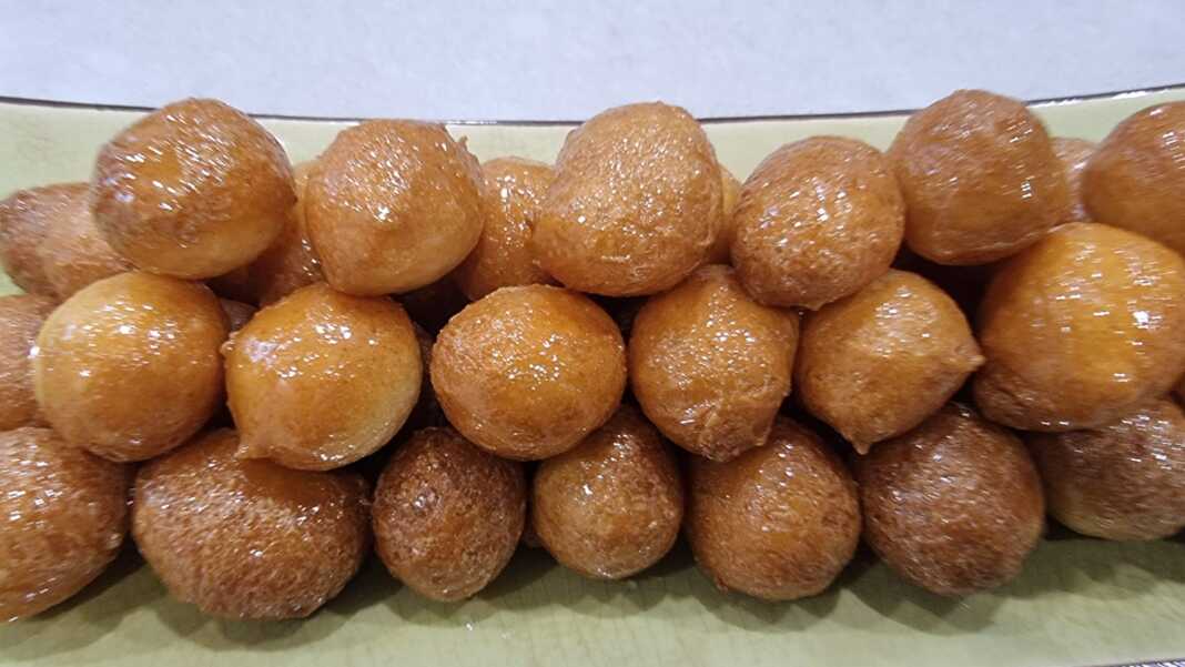 siropiastoiLoukoumades Σιροπιαστοί Λουκουμάδες