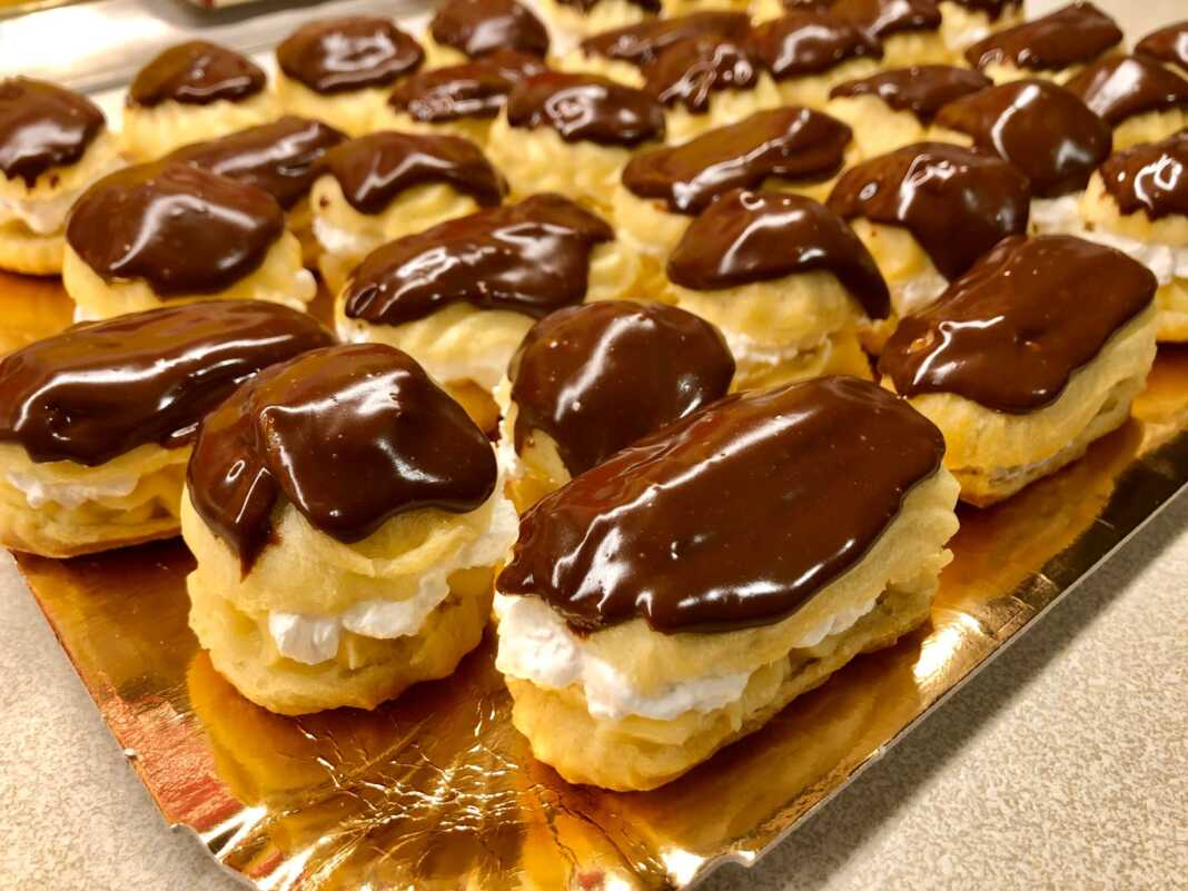 Σπιτικά Εκλεράκια