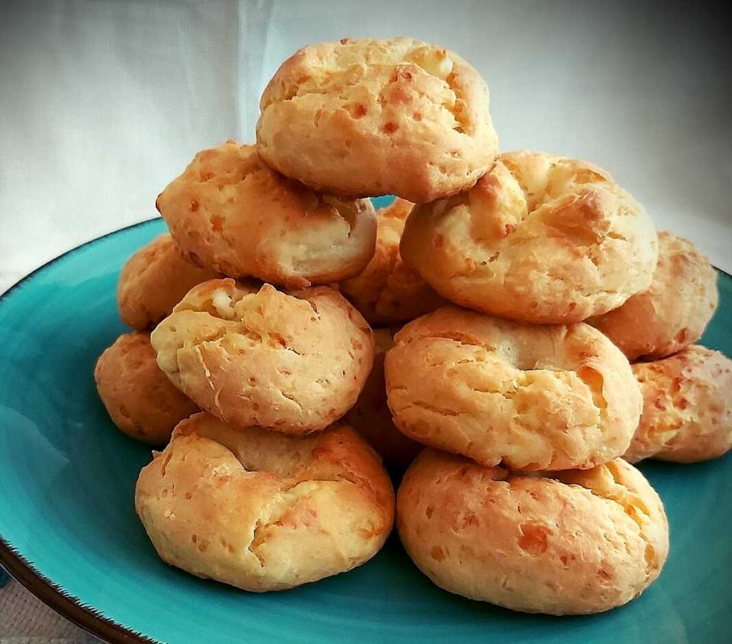 Μυρωδάτες Τυρομπουκιές με βούτυρο