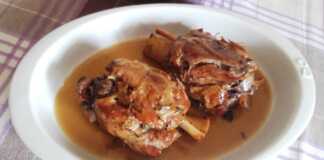 Κότσια χοιρινά στο φούρνο Κότσια χοιρινά στο φούρνο