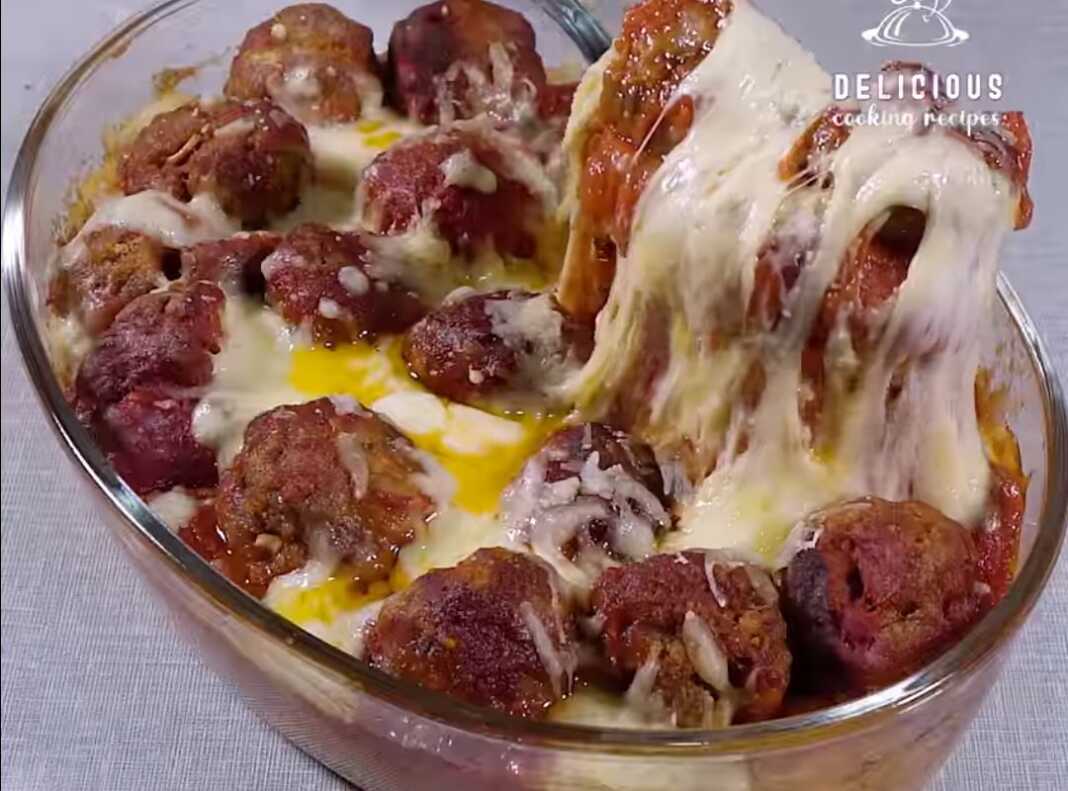 Κεφτεδάκια με πουρέ πατάτας και τυρί