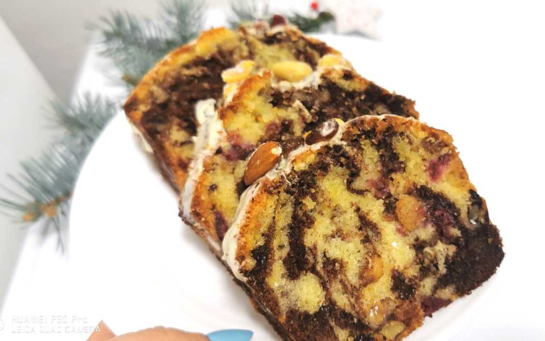 keikFrouta Κέικ με αποξηραμένα φρούτα και αμύγδαλα