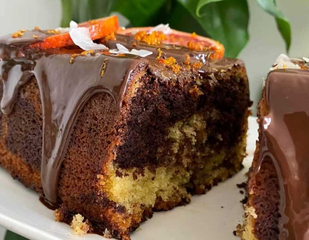 Κέικ με μαύρη σοκολάτα και πορτοκάλι