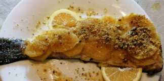 Φιλέτο λαβράκι με πατάτες και φιστίκι Αιγίνης