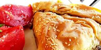 Μελιτζανοπιτα σημερα με δικα μου φυλλα!!