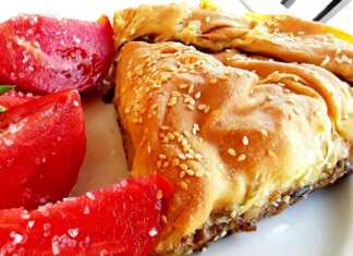 Μελιτζανοπιτα σημερα με δικα μου φυλλα!!