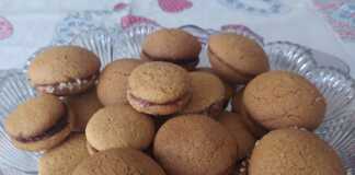 Κουλούρια μελιού γεμιστά με καρύδι