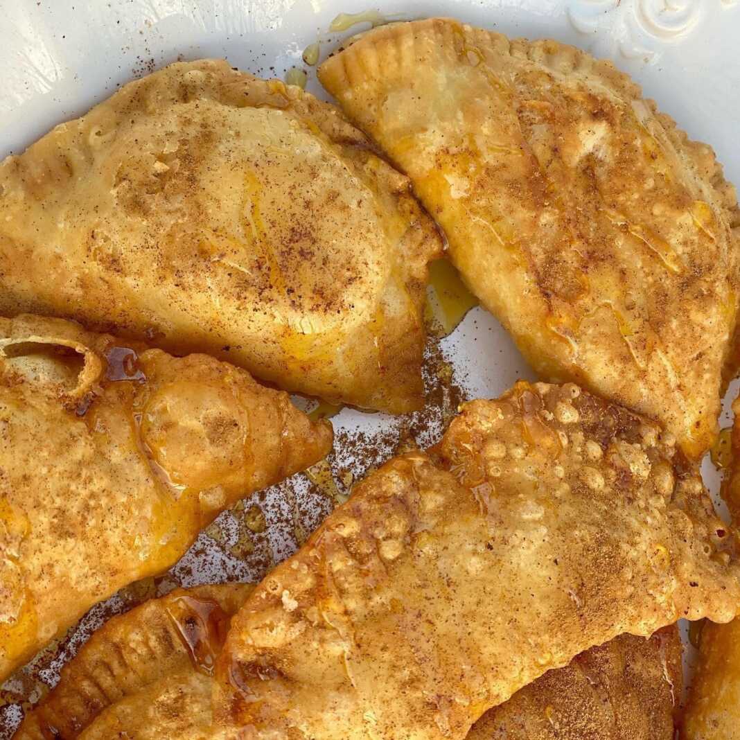 Μυζηθρόπιτες με μέλι