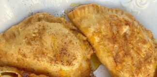 Μυζηθρόπιτες με μέλι