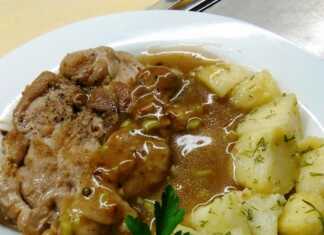 Μπριζόλες με σάλτσα κρασιού