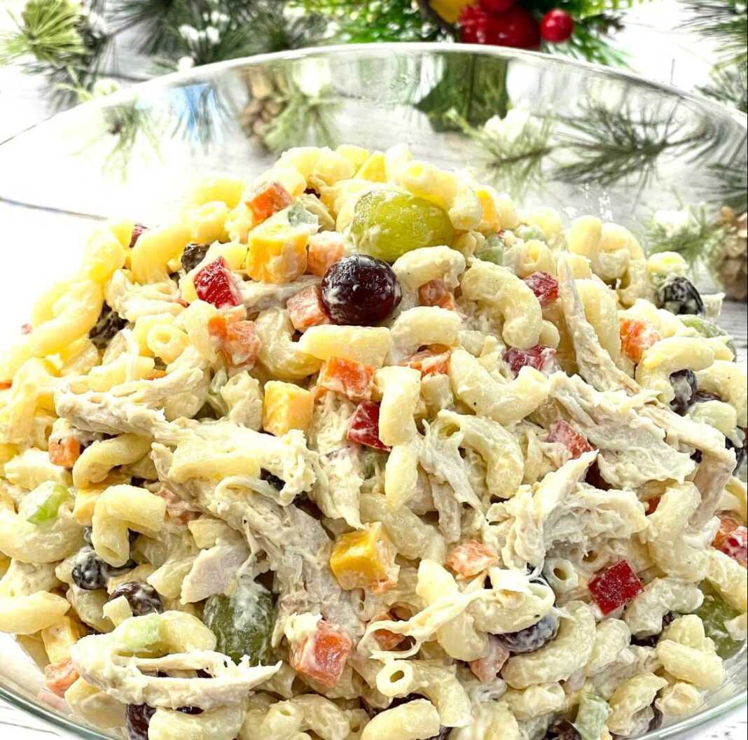 Σαλάτα με ζυμαρικά και κοτόπουλο