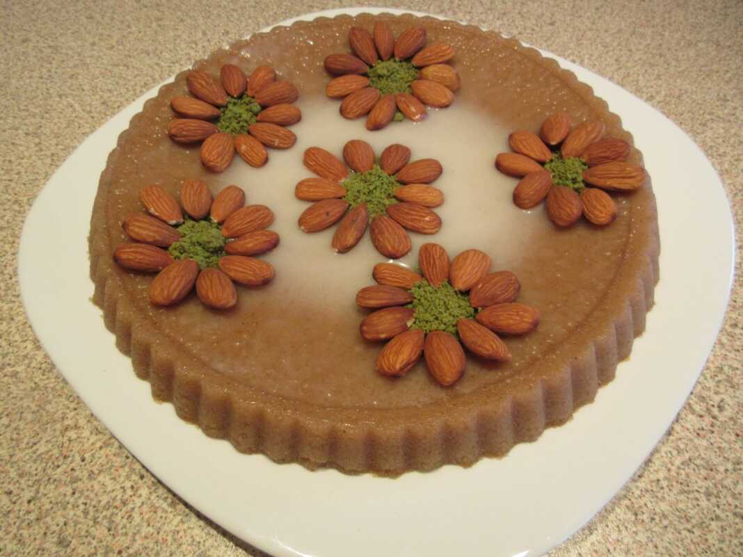 Σιμιγδαλένιος Χαλβάς με γλασο ζάχαρης