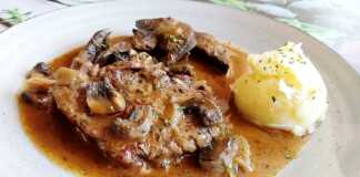 Χοιρινές Μπριζόλες σε σάλτσα με κρασί και μέλι