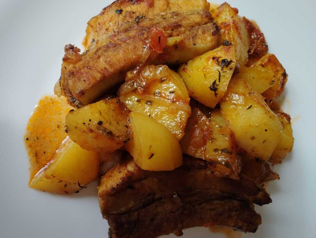 Χοιρινό με πατάτες στο φούρνο