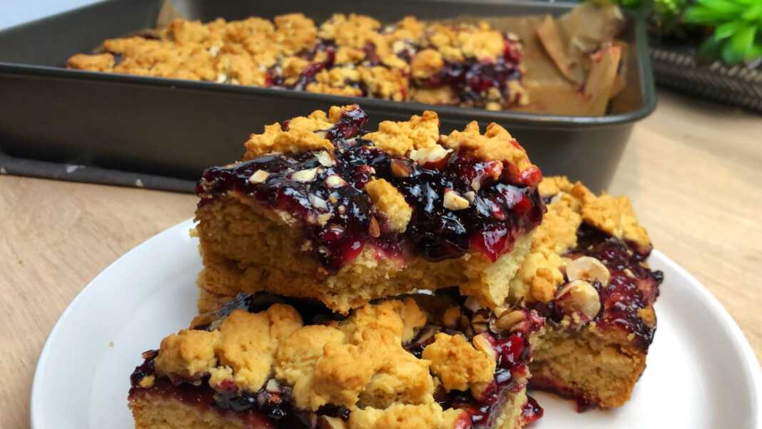 TrimmenoKeikMarmelada Νηστίσιμο κέικ, χωρίς γάλα, χωρίς αυγά.