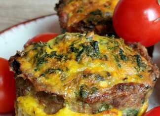 Καλαθάκια με κιμά και τσουκνίδες ή σπανάκι στο φούρνο.