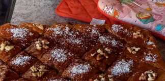 Κέικ μέλι με καρύδια και κανέλα