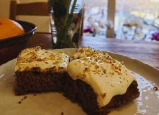 Κέικ με ταχίνι και κρέμα